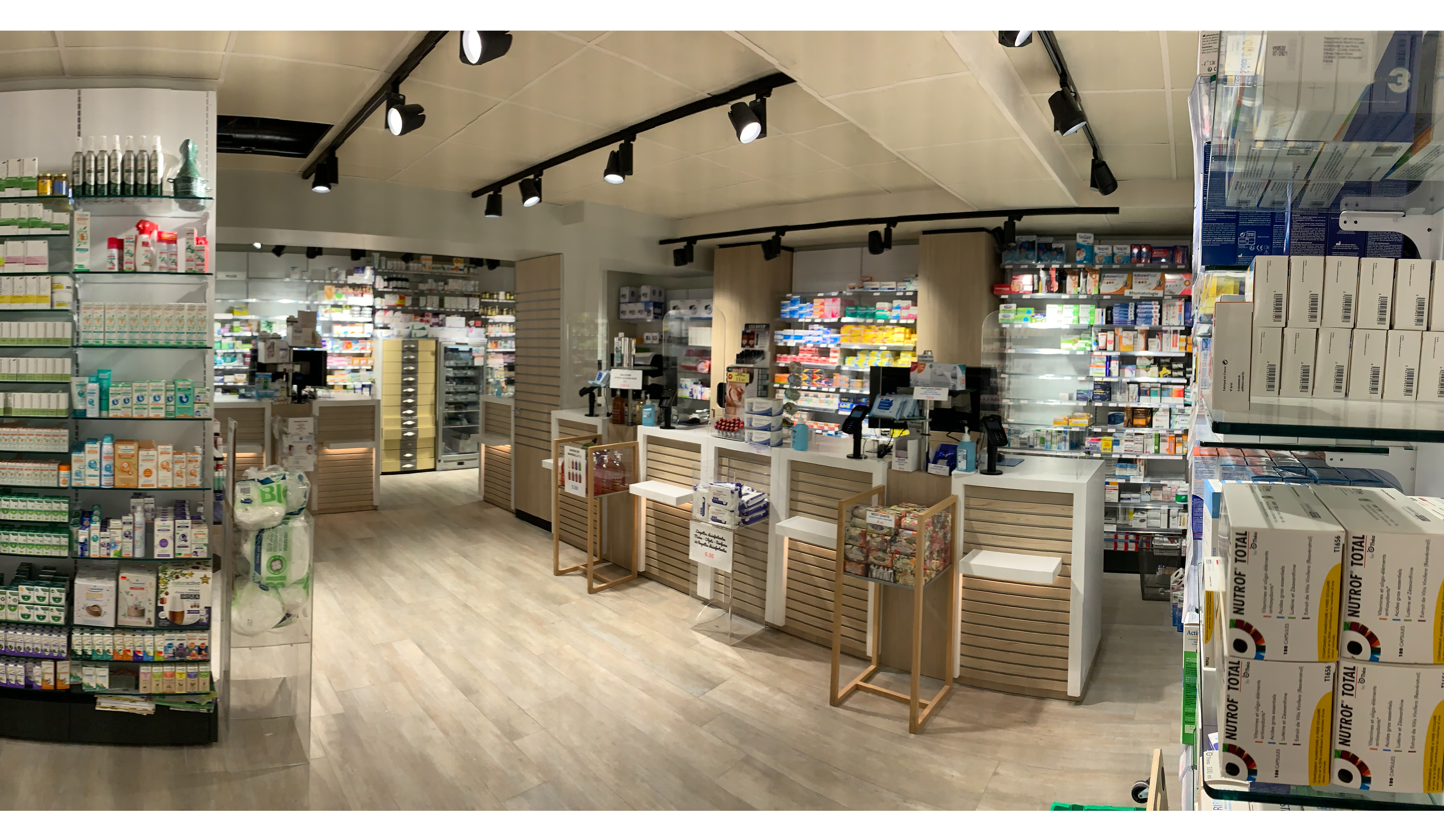 Pharmacie Centrale Kuoch à Versailles