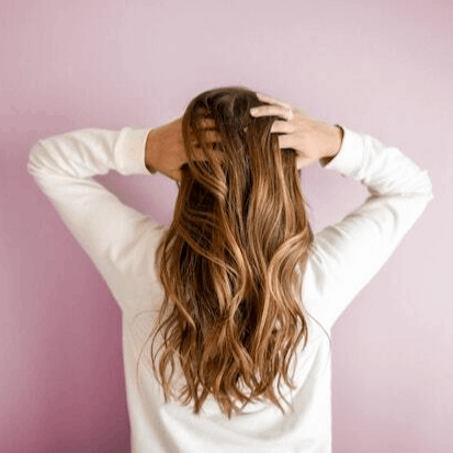 Prothèses mammaires et capillaires